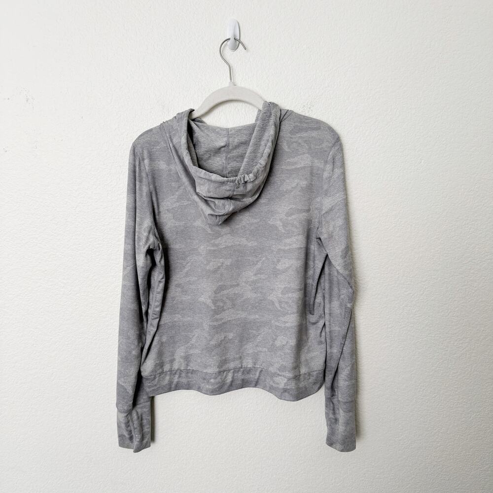 [Vuori] Pale Heather Camo Gray Halo Essential Hoodie Cropped Sweatshirt Sz Small - Picture 3 of 10